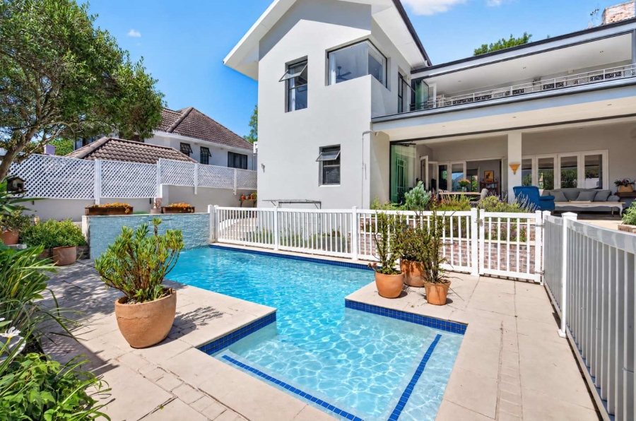 5 Bedroom Property for Sale in Claremont Upper Western Cape